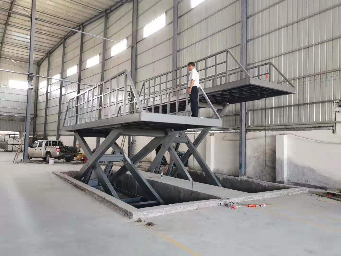 剪叉式升降平台 剪叉式升降平台